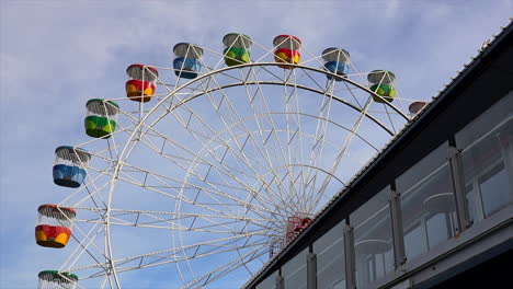 Luna-Park-Riesenrad.-Weitwinkelaufnahme