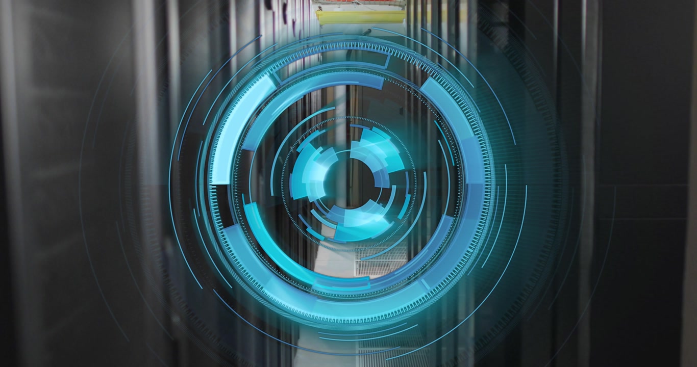 Animation eines neonblauen runden Scanners, der sich vor einem Computer-Serverraum dreht