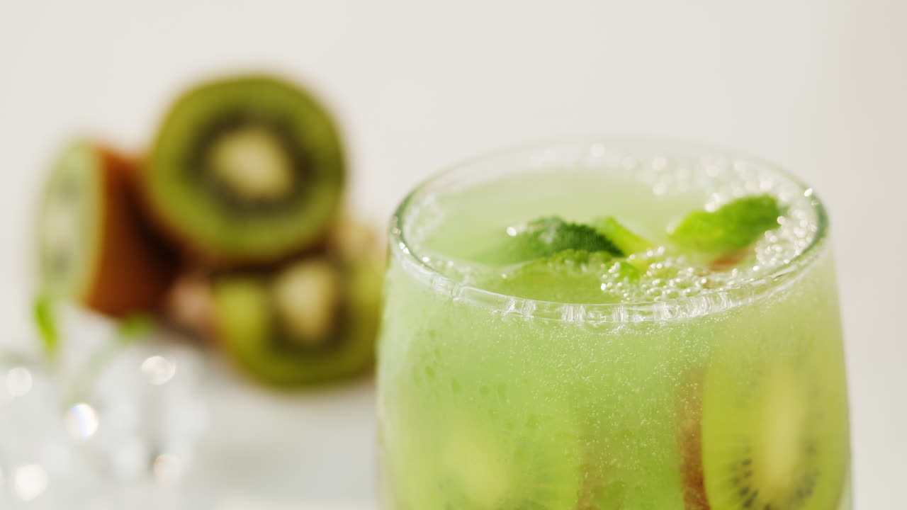 Refreshing Kiwi Smoothie