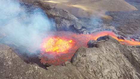asombrosa antena de drones de la espectacular erupción volcánica del volcán fagradalsfjall en la península de reykjanes en islandia