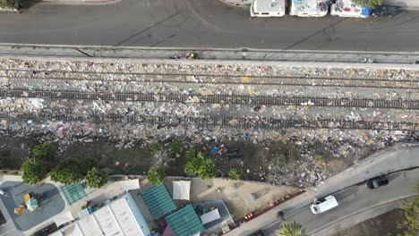 calles cubiertas de basura en los ángeles