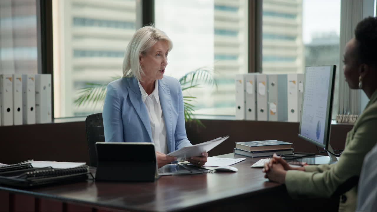 riunione d'affari in un ufficio moderno