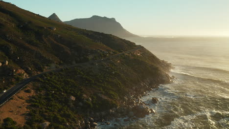 Victoria-Road-Im-Naturschutzgebiet-Oudekraal-In-Der-Nähe-Von-Camps-Bay-In-Kapstadt,-Südafrika