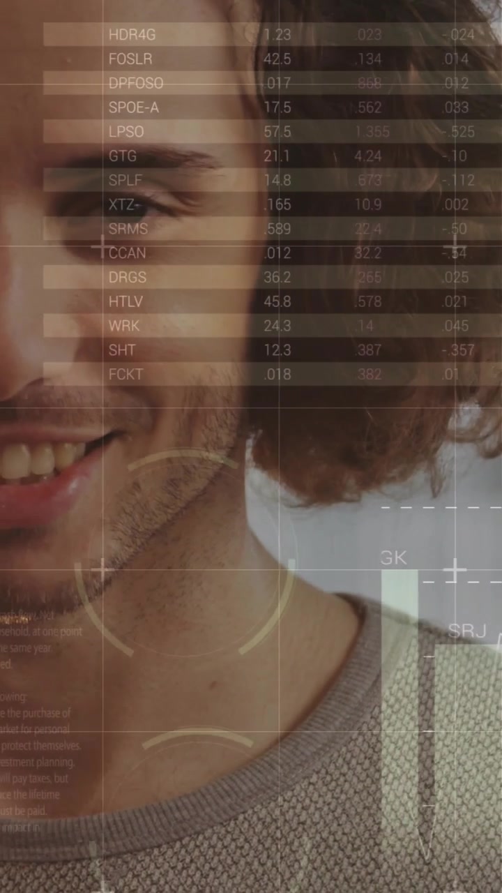 Video verticale: Uomo che si gira da una tazza mentre la telecamera si allontana, mostrando grafici aziendali sopra di lui.