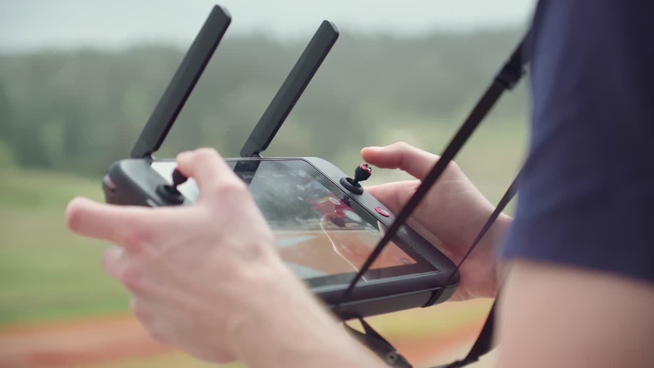 el vuelo de un avión no tripulado