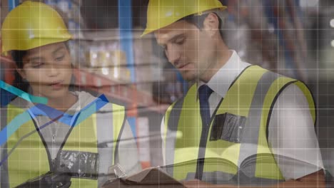 animación del procesamiento de datos y líneas azules sobre diversas personas que trabajan en el almacén