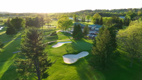 Aerial-view-of-high-end-golf-course-in-America