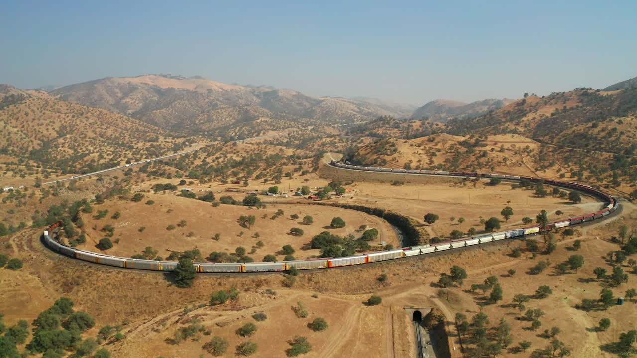 캘리포니아 남부 테하차피 루프의 열차