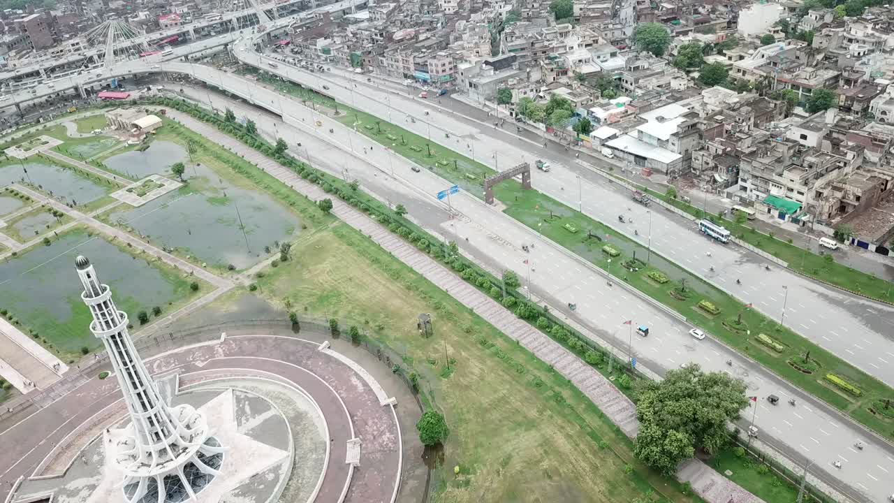 imágenes aéreas de un dron que recorre minare pakistán en lahore pakistán