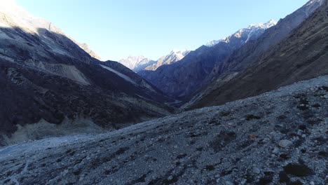 Bhojbasa-Uttarakhand-Bhojbasa-Está-Situado-A-Una-Distancia-De-Unos-14-Km-De-Gangotr-Principal,-A-Una-Distancia-De-4-Km-De-Gaumukh.