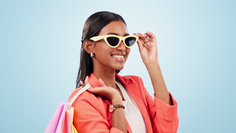 venta, compras y retrato de mujer feliz