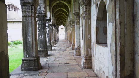 Heritage-Jami-Masjid,-Auch-Bekannt-Als-Jama-Moschee-In-Champaner,-Bundesstaat-Gujarat,-Westindien,-Ist-Teil-Des-Archäologischen-Parks-Champaner-Pavagadh