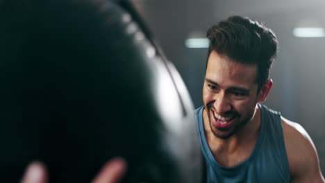 saco de boxeo, boxeador o hombre fuerte boxeo