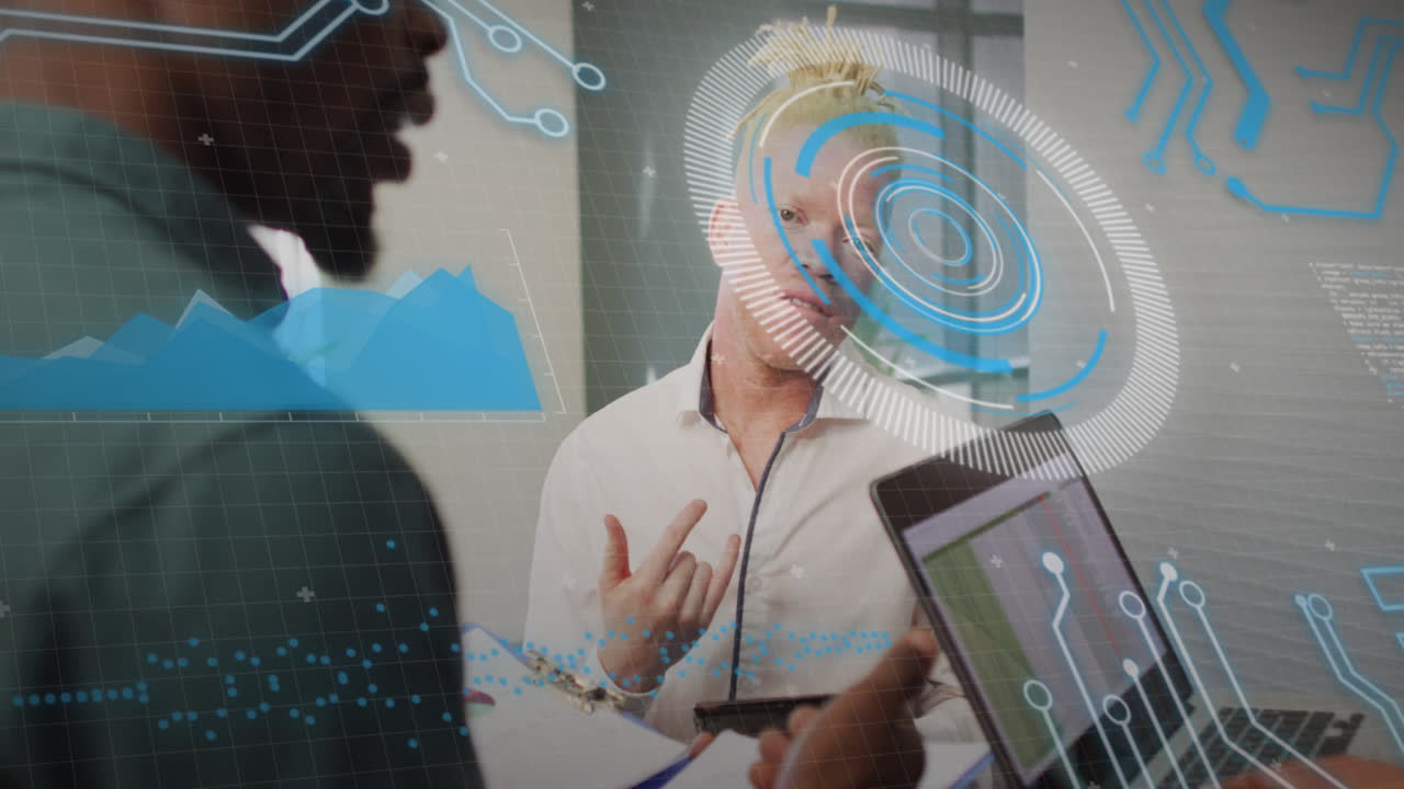 animación del procesamiento de datos sobre diversas personas de negocios en la oficina