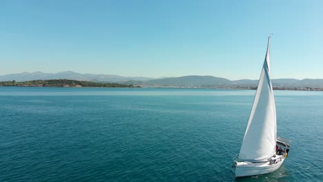 Verschiedene-Drohnenaufnahmen-Im-Wunderschönen-Urla,-Izmir---Der-Drittgrößten-Stadt-Der-Türkei