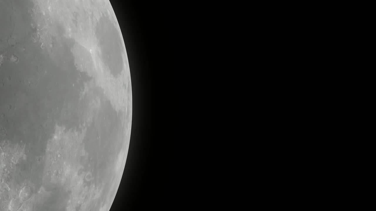 Vista em close-up de um satélite se aproximando da Terra-Lua