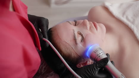 facial treatment with mask and device