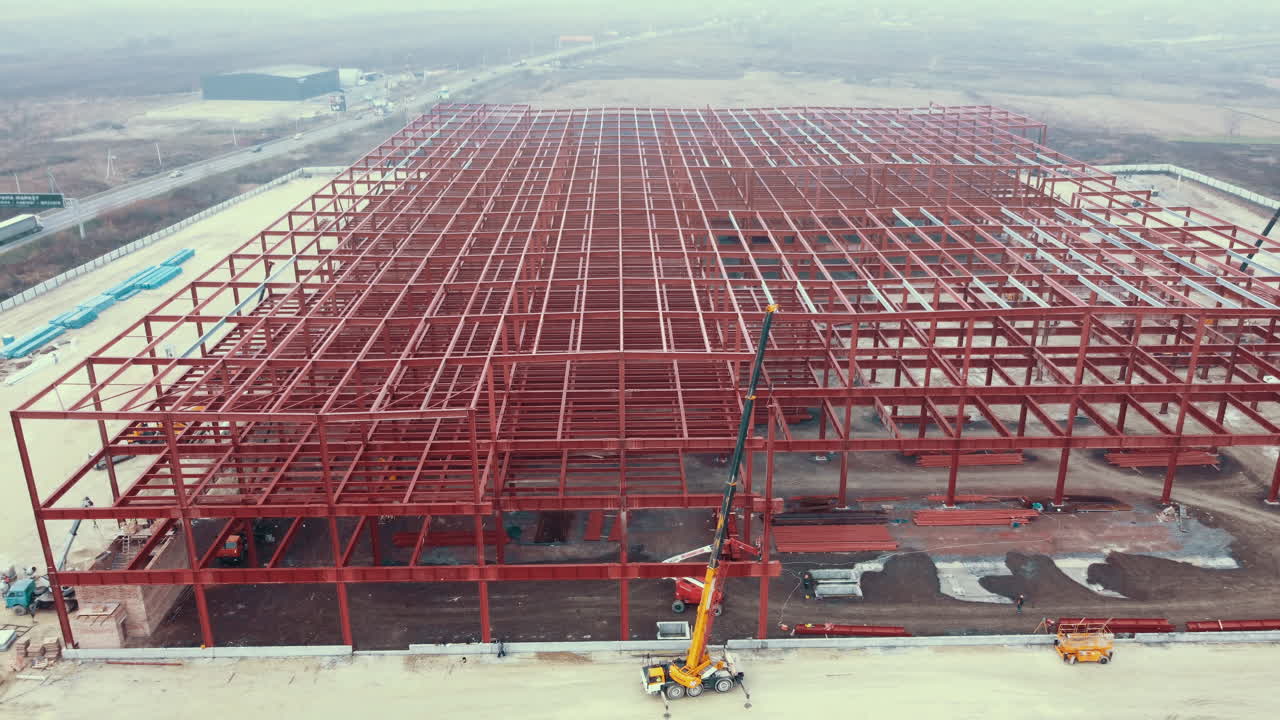 건설 중인 대형 산업 건물