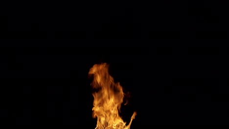 fuente de fuego grande y alto