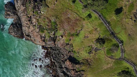 Paseo-Costero-En-El-Acantilado-Rocoso-De-Norries-Headland-En-Nueva-Gales-Del-Sur,-Australia