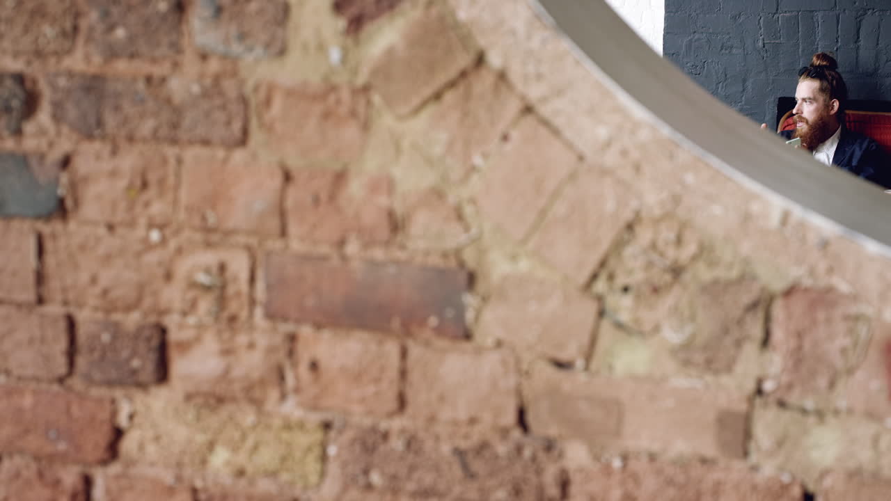 카페 에서 비공식적 인 소규모 사업 회의