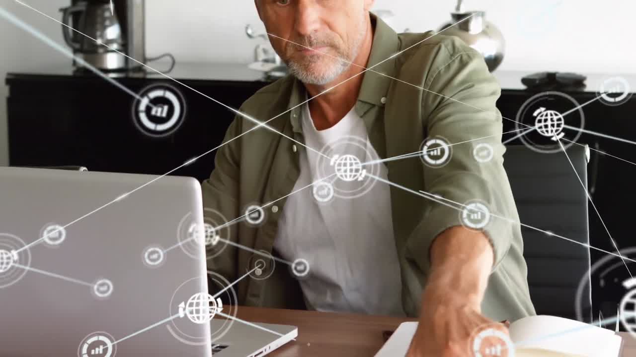 animación de iconos conectados sobre un hombre caucásico senior escribiendo en el teclado de una computadora portátil en casa