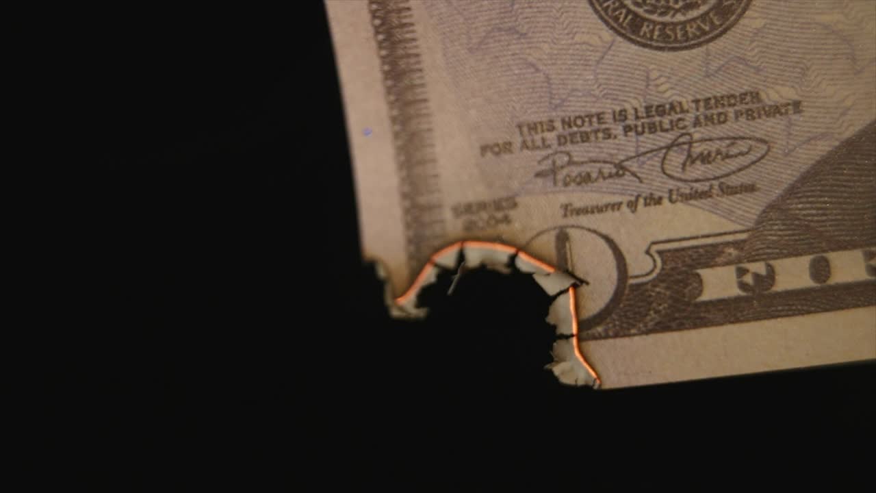 500달러를 태우고