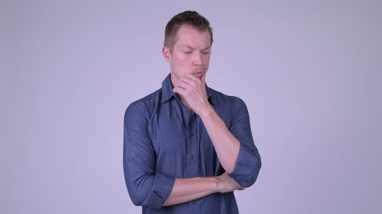 joven empresario guapo