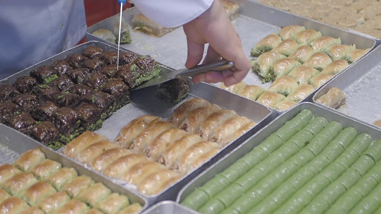 exhibición de baklava con el chef