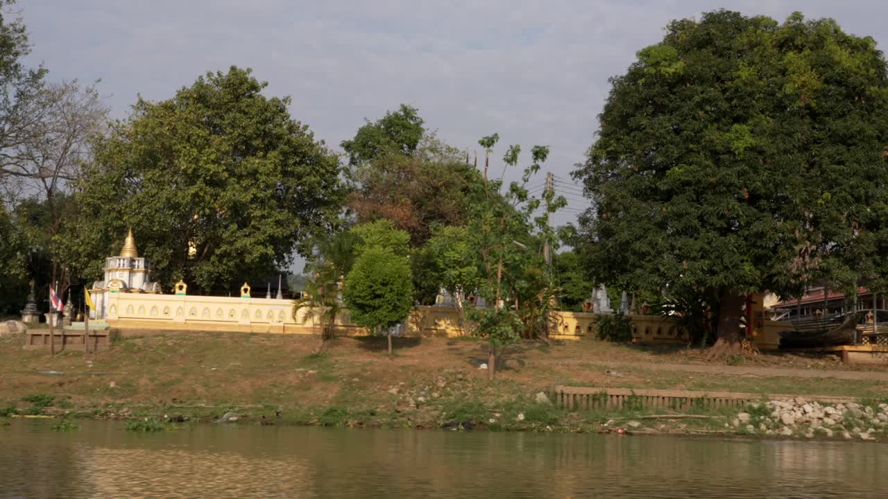 templo de ayutthaya vista al río tailandia
