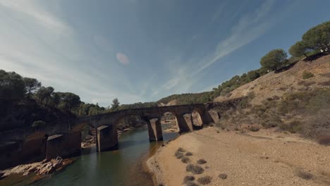 fpv vuela al puente viejo y al puente histórico