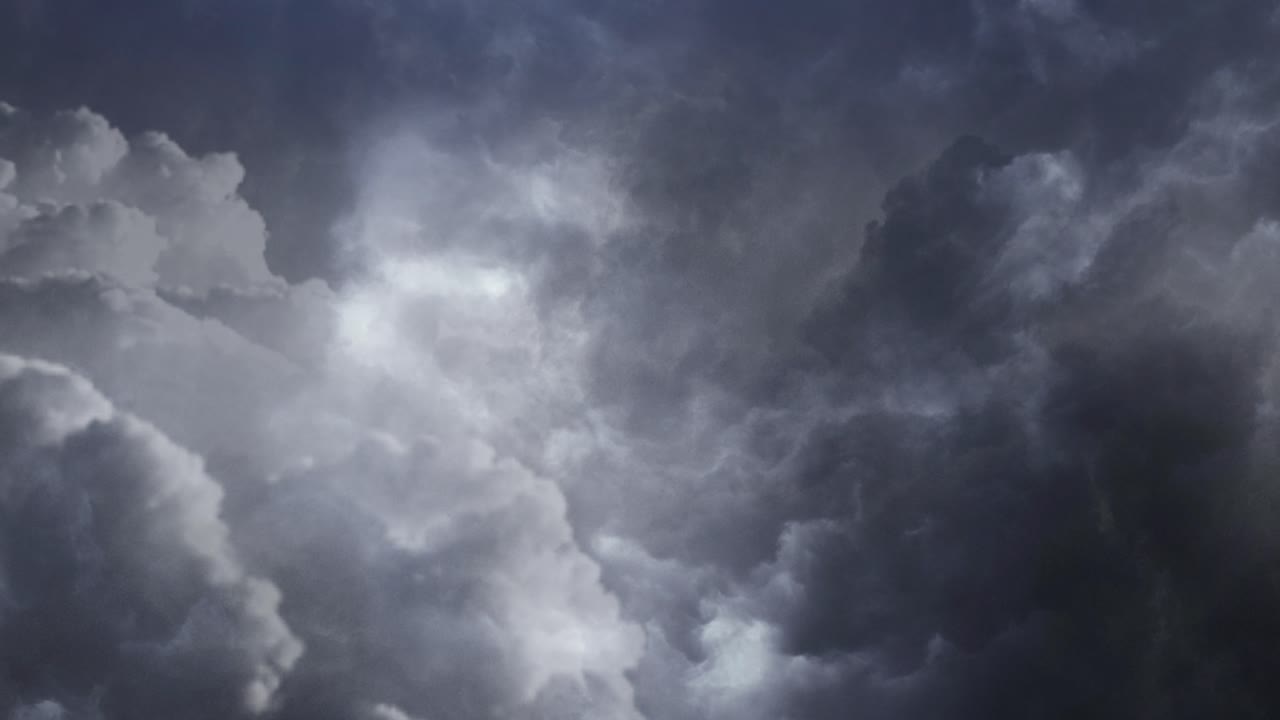 vista de nubes cumulonimbus y relámpagos