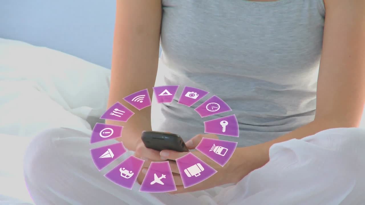 animación de iconos de viajes y mujer caucásica usando un teléfono inteligente