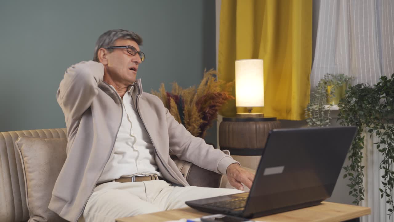 목이 아픈  ⁇ 은이