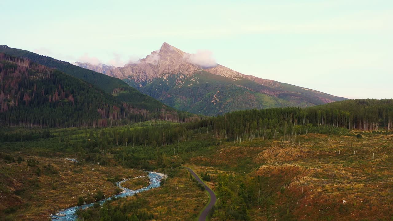 знаменитый пик криван, символ словакии в горах высоких татр, словакия