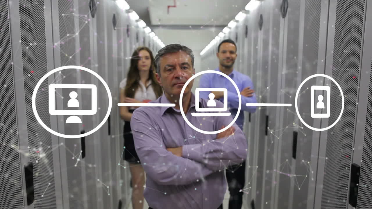 red de iconos digitales contra personas en la sala del servidor