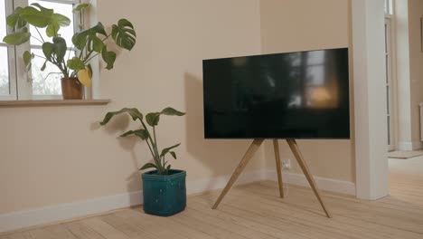 Mueble-De-Televisión-De-Madera-En-El-Salón-Danés