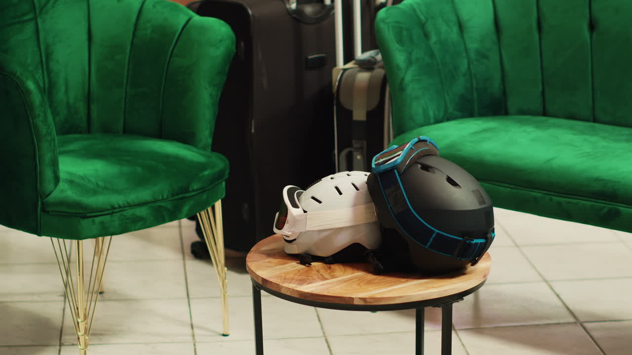 겨울 동안 비어있는 럭셔리 스키 단지