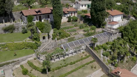 Encantador-Exterior-De-Los-Jardines-Americanos-En-Opatija-Croacia-En-Europa---Toma-Aérea