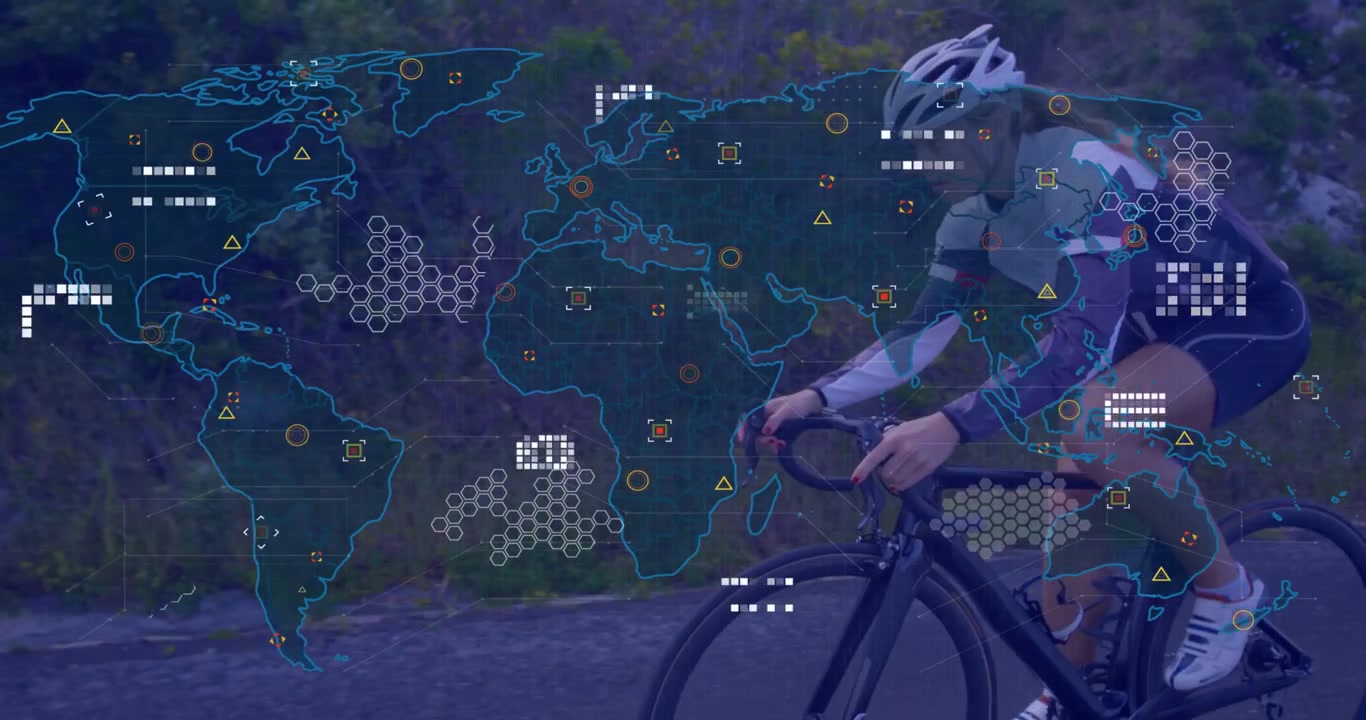 Video verticale: Ciclista che pedala su strada, con la telecamera che lo segue creando una sovrapposizione che mostra dati ciclistici come una mappa esagonale.