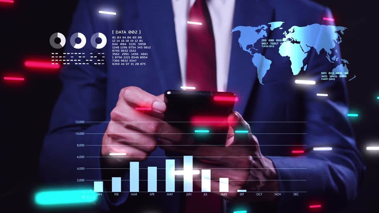 tecnología analítica de datos de marketing digital, empresario que utiliza el teléfono móvil para administrar datos de medios comerciales de venta de marketing de negocios.