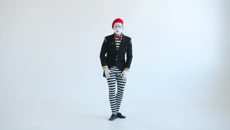 mime artist in performance