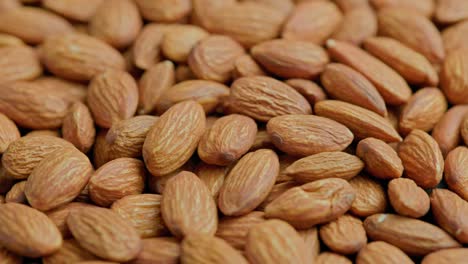 fondo de fotograma completo de almendra en bucle giratorio en primer plano