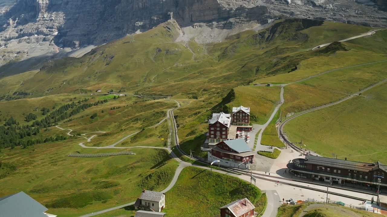 스위스 클라이네 샤이덱(kleine scheidegg) 위의 아이거 산과 몽크의 공중 공개