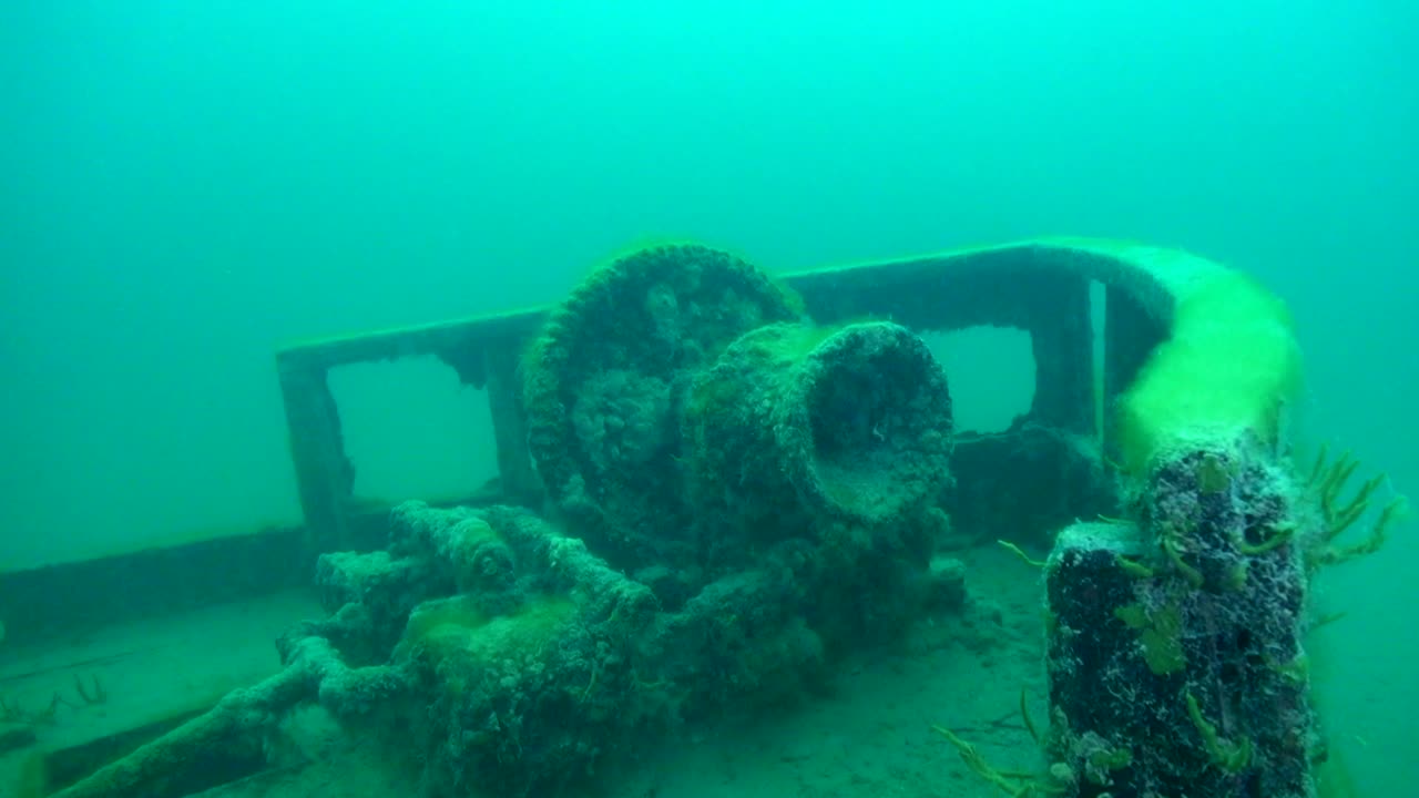 molinete de proa en goldrush paddlwheel aj goddard