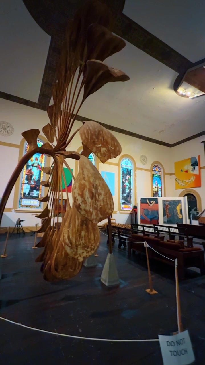 Jim Thorpe, USA, 27 luglio 2025: Vista interna di un edificio storico convertito in galleria d'arte