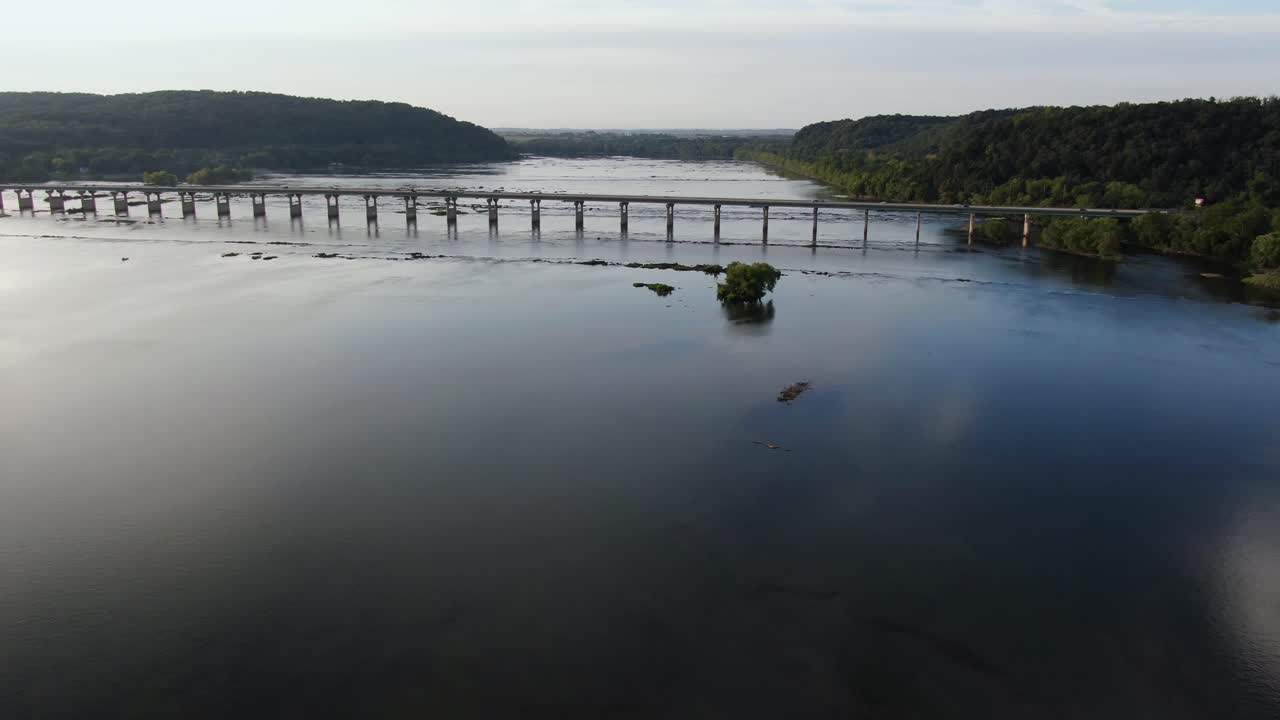 Ampia veduta panoramica del ponte della Route 30 che attraversa il fiume Susquehanna tra Lancaster e Wrightsville, Pennsylvania.