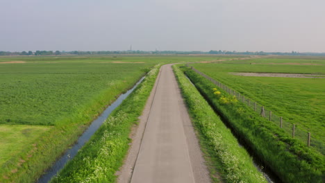 Zona-De-Agricultura-Rural-Durante-La-Primavera-En-Middelburg,-Países-Bajos