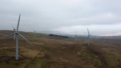 Imágenes-Aéreas-Cinematográficas-Del-Parque-Eólico-Lambrigg,-Kendal-Cumbria-Reino-Unido