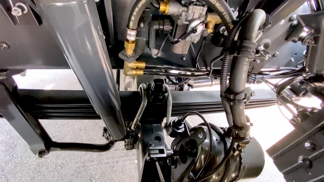 스카니아의 서스펜션과 브레이크 시스템의 근접 촬영